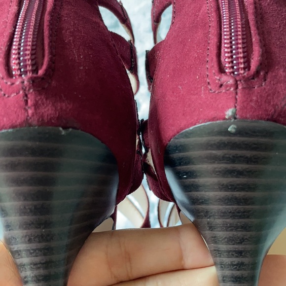 Burgundy Point Toe Heels - Picture 8 of 9